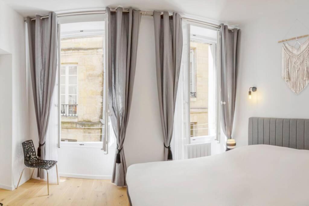 Logement De Charme - Porto Riche - Coeur Historique Bordeaux Apartamento Exterior foto